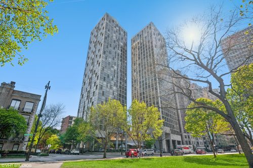 apt-501-345 W Fullerton Pkwy, Chicago, IL, 60614-2834 | Card Image