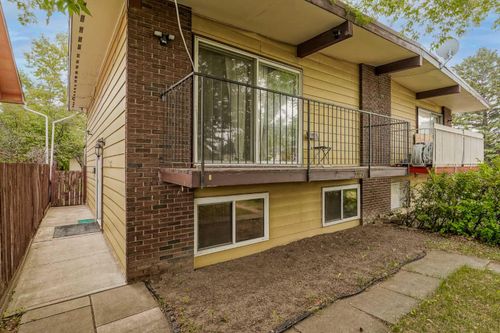 2240a 43 St Se, Calgary, AB, T2B1H5 | Card Image