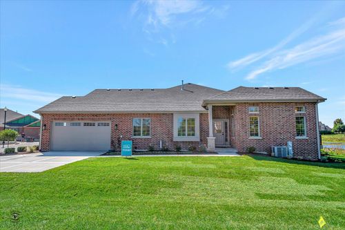8855 Milwaukee Breakwater Dr, Frankfort, IL, 60423-1824 | Card Image