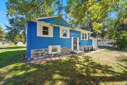 2 Blue River Dr, Columbia City, IN, 46725-1428 | Card Image