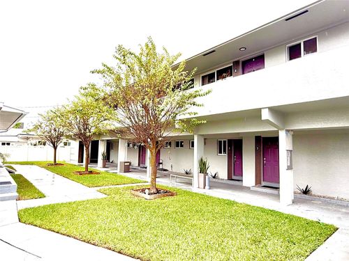 2a-720 Ne 7th St, Hallandale Beach, FL, 33009-3557 | Card Image