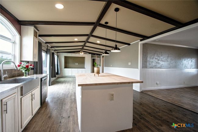 488 Union Wine Rd, Home with 4 bedrooms, 2 bathrooms and null parking in New Braunfels TX | Image 17