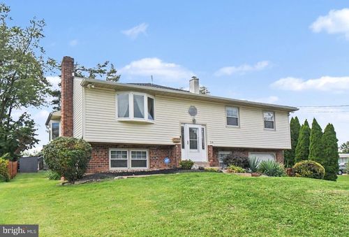 24 School Ln, WILLOW GROVE, PA, 19090-4217 | Card Image