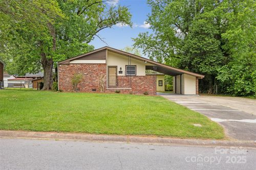 3828 Delgany Dr, Charlotte, NC, 28215-3258 | Card Image