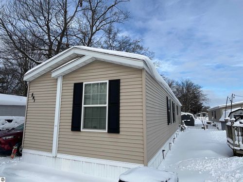 841 Shady Ln, Traverse City, MI, 49686-4366 | Card Image