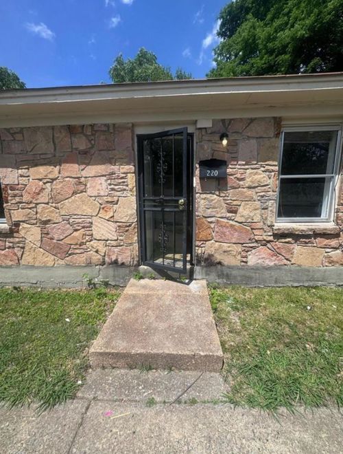 218 Mill Ave, Memphis, TN, 38105-1822 | Card Image