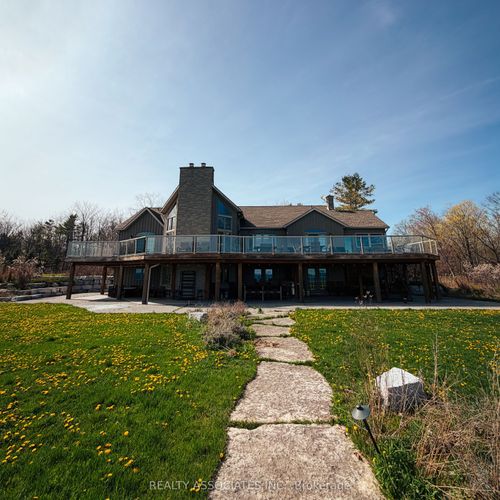 2720 Front Road, Norfolk, ON, N0E1W0 | Card Image