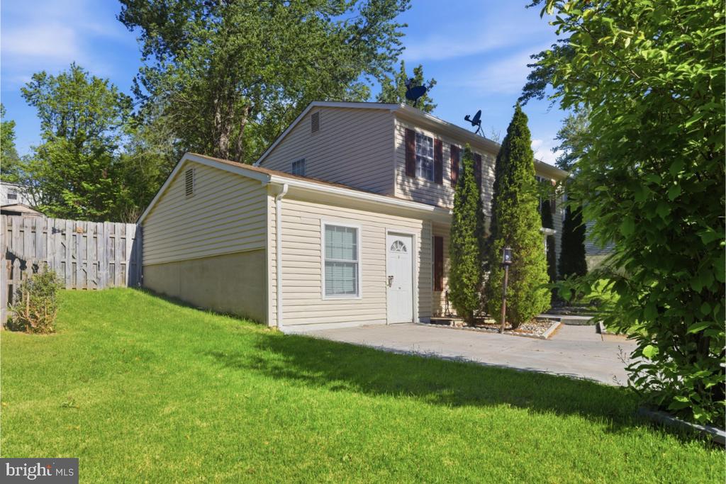 Residential in WOODBRIDGE 3