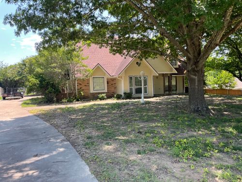 932 Valley View Ave, Red Oak, TX, 75154-3930 | Card Image