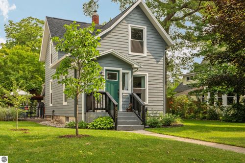 615 Webster St, Traverse City, MI, 49686-2653 | Card Image