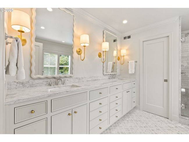 817 D Ave, House other with 3 bedrooms, 4 bathrooms and 2 parking in Lake Oswego OR | Image 28