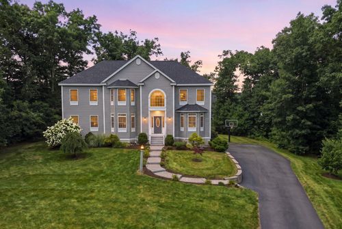 37 Sheffield St, Windham, NH, 03087-1692 | Card Image