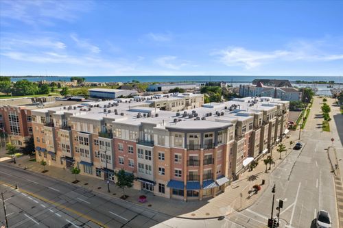 141 Main St, RACINE, WI, 53403-4604 | Card Image