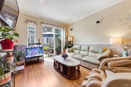 19-1010 Ewen Avenue, New Westminster, BC, V3M5C9 | Card Image