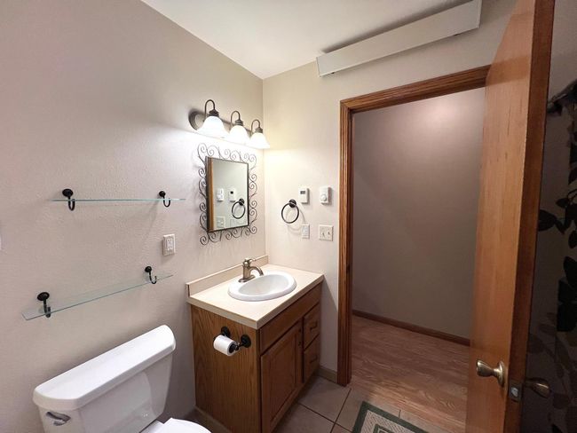 Bathroom 1 | Image 29