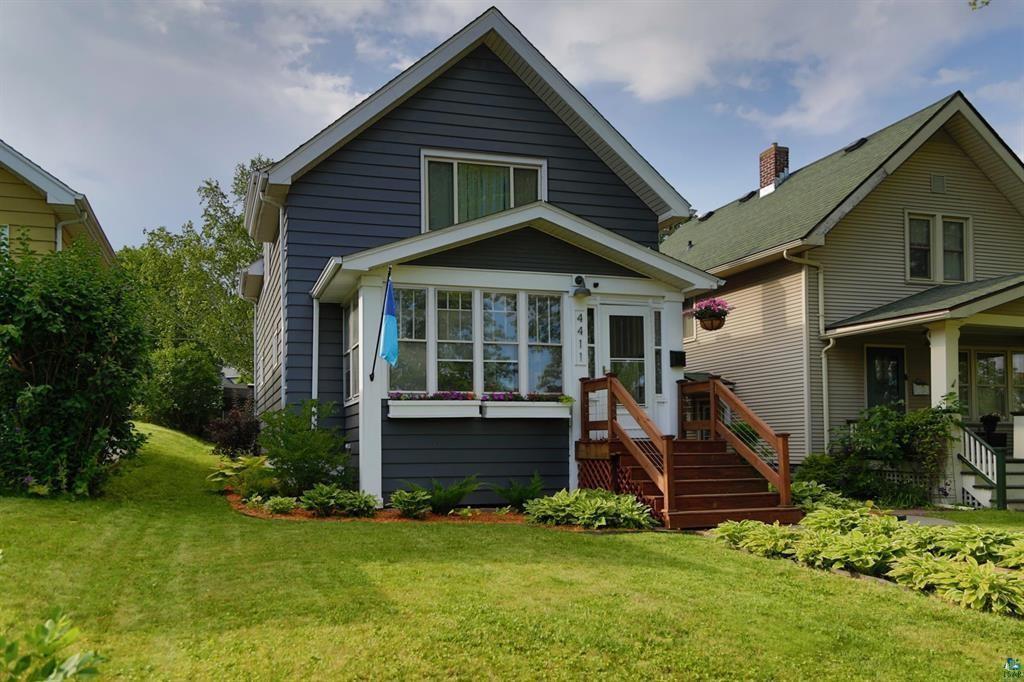 8th St, Duluth, MN 55807