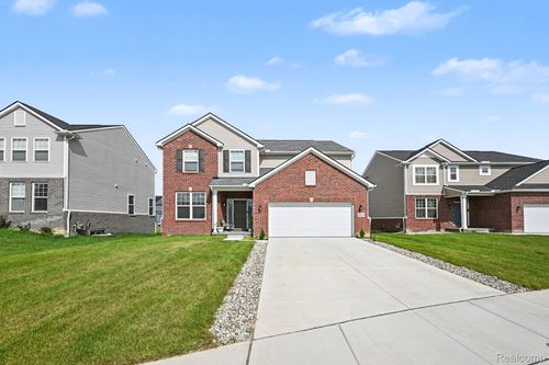 58676 Losino Dr, South Lyon, MI, 48178-2709 | Card Image
