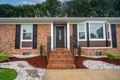 809 Arnold Palmer Drive, House other with 4 bedrooms, 2 bathrooms and null parking in Portsmouth VA | Image 3