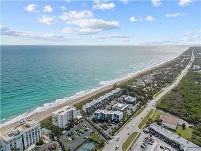 6D - 11000 S Ocean Drive, Condo with 2 bedrooms, 2 bathrooms and null parking in Jensen Beach FL | Image 2