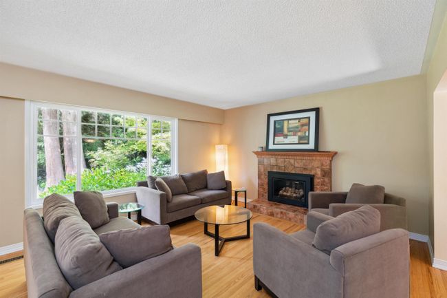 5670 Keith Road, House other with 3 bedrooms, 2 bathrooms and null parking in West Vancouver BC | Image 10