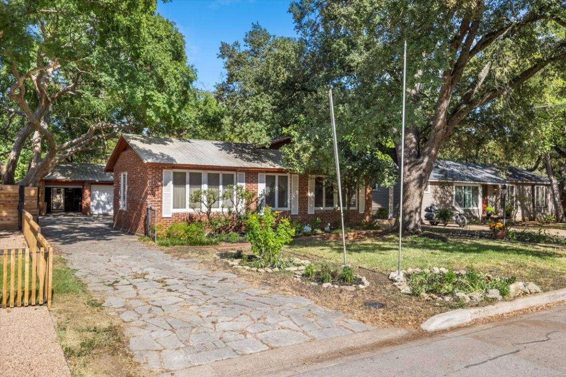 2606 W 49th 1/2 Street, For Sale in Austin Zoocasa