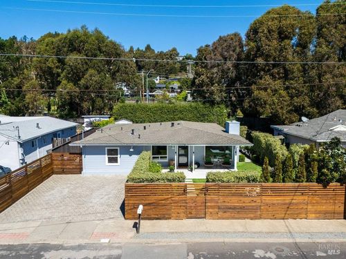 17 Strawberry Cir, Mill Valley, CA, 94941-4908 | Card Image