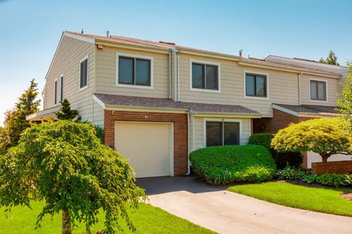 10-10 Hidden Harbor Dr, Babylon, NY, 11702-3339 | Card Image