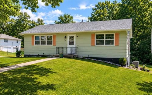761 Grace St, Leavenworth, KS, 66048-3658 | Card Image