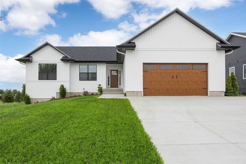 200 Cherry Park Dr Nw, Cedar Rapids, IA, 52405-4755 | Card Image