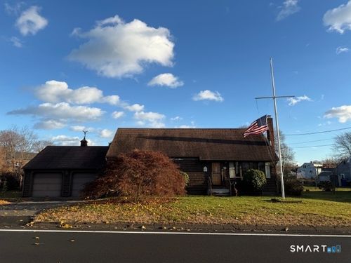 559 Oak Bluff Ave, Stratford, CT, 06615-7720 | Card Image