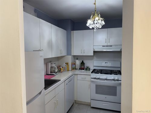 apt-1425-12510 Queens Blvd, Kew Gardens, NY, 11415-1508 | Card Image