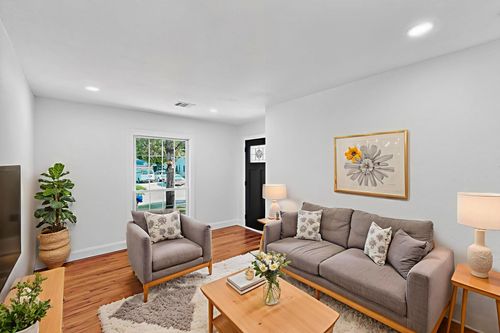 1105 Ryan Ave, Carrollton, TX, 75006-3915 | Card Image