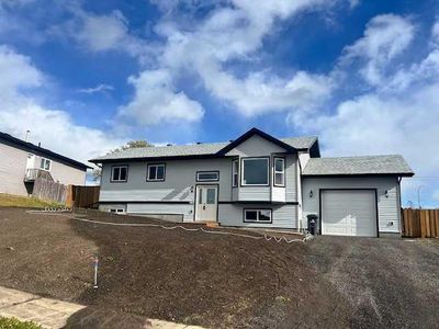 9813 101 St, House detached with 3 bedrooms, 2 bathrooms and 3 parking in Grande Cache AB | Image 1