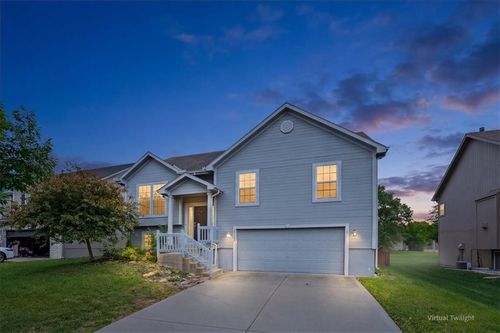 20669 W 124th Ter, Olathe, KS, 66061-6107 | Card Image