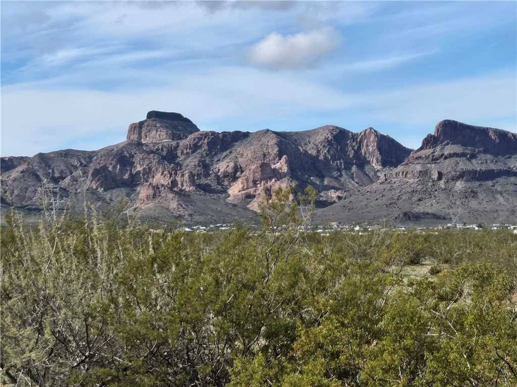 Land in Golden Valley