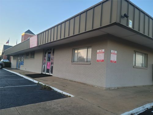 623 W Main St, Arlington, TX, 76010-1047 | Card Image