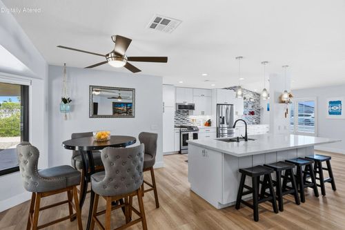 2073 Acacia Rd W, Palm Springs, CA, 92262-3617 | Card Image