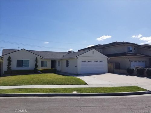 15522 Pratt Cir, Huntington Beach, CA, 92647-2808 | Card Image
