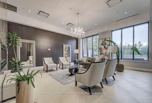 726-11611 Yonge St, Richmond Hill, ON, L4E1G2 | Card Image