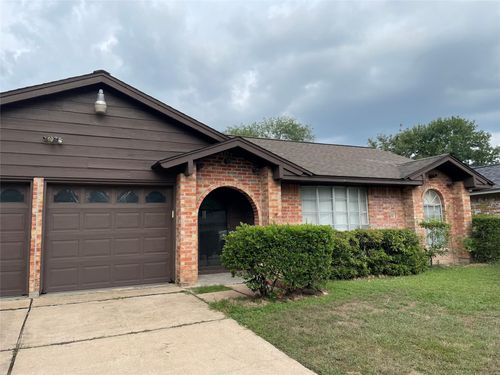 16310 Autumn Wind Dr, Houston, TX, 77090-4702 | Card Image