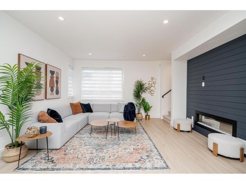 21-20463 70 Ave, Langley, BC, V2Y1S9 | Card Image