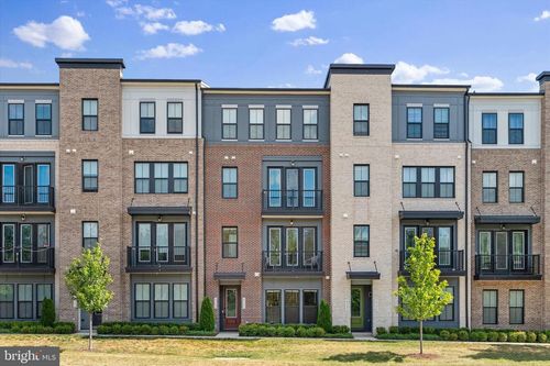 43234 Farringdon Sq, BROADLANDS, VA, 20148-5548 | Card Image