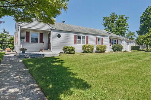 900 Garnet Rd, WILMINGTON, DE, 19804-2618 | Card Image