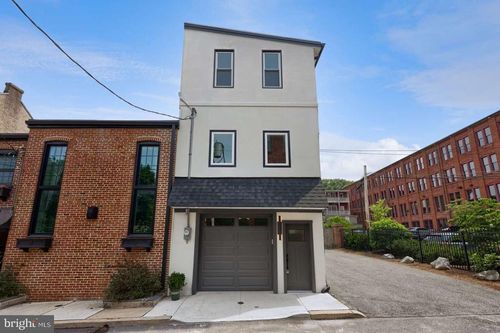 234 E Fulton St, LANCASTER, PA, 17602-2745 | Card Image