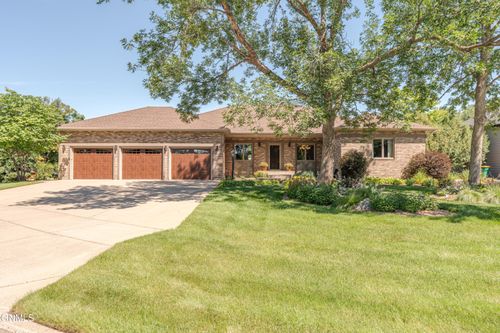1524 Buccaneer Pl, Bismarck, ND, 58504-8982 | Card Image