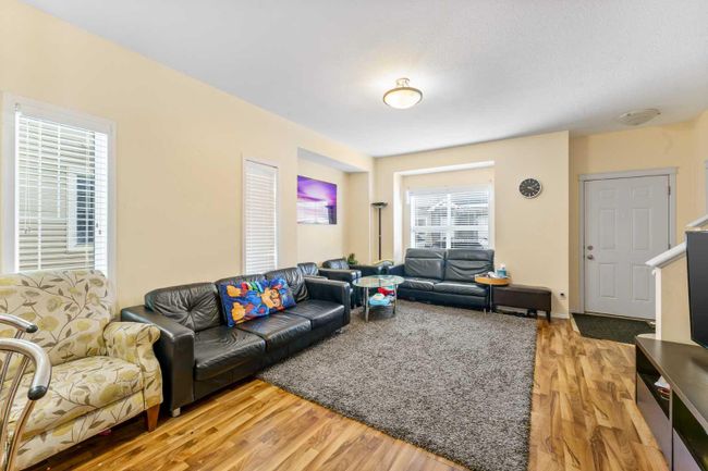 318 - 111 Tarawood Ne, Home with 2 bedrooms, 1 bathrooms and 1 parking in Calgary AB | Image 4