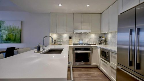 320-46 9 St Ne, Calgary, AB, T2E7Y1 | Card Image