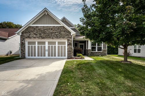 8669 Deer Crossing Blvd, Mccordsville, IN, 46055-9392 | Card Image