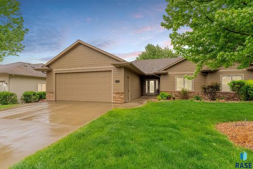 5616 S Shadow Wood Pl, Sioux Falls, SD, 57108-5236 | Card Image
