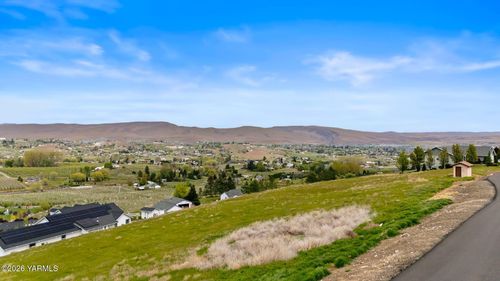 NKA Hill Dr, Yakima, WA, 98908 | Card Image